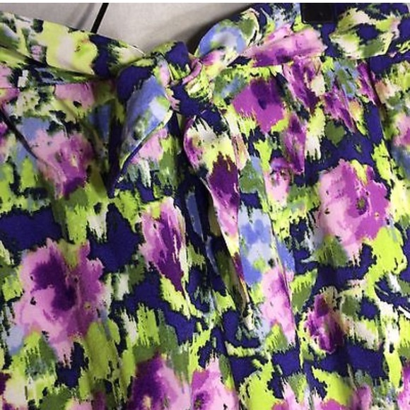 4/$25 sale Floral Print tie waist shorts rayon - Picture 2 of 8